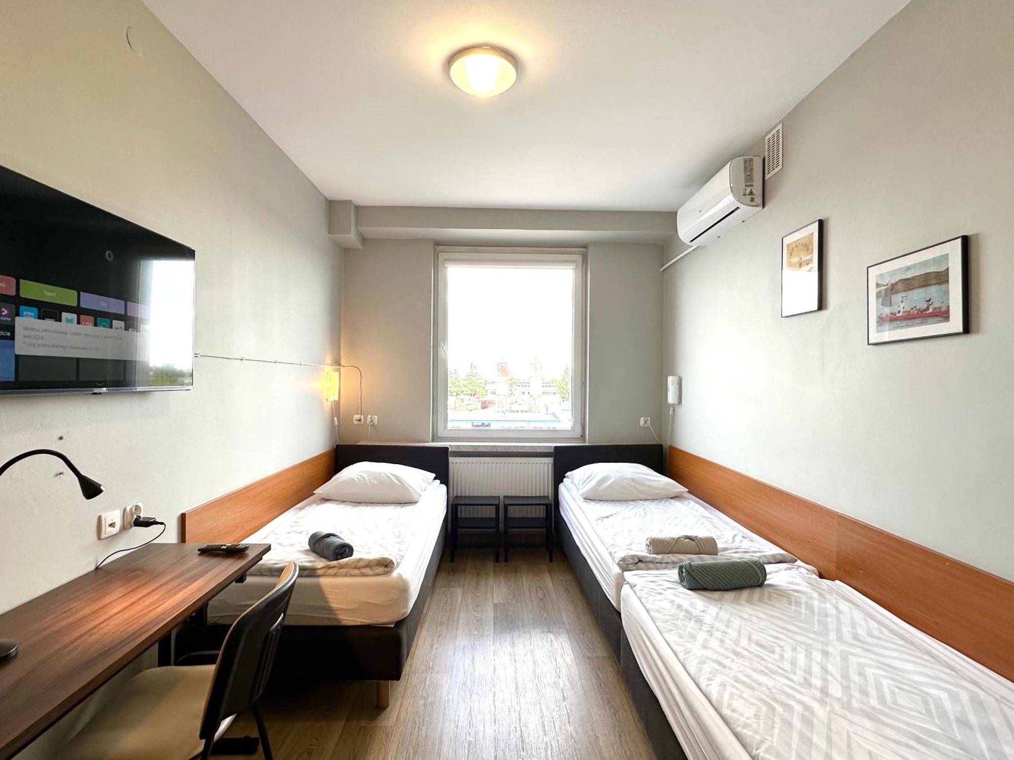 Premium Hostel & Bistro - Hostelpremium Pl เมียเลส ภายนอก รูปภาพ