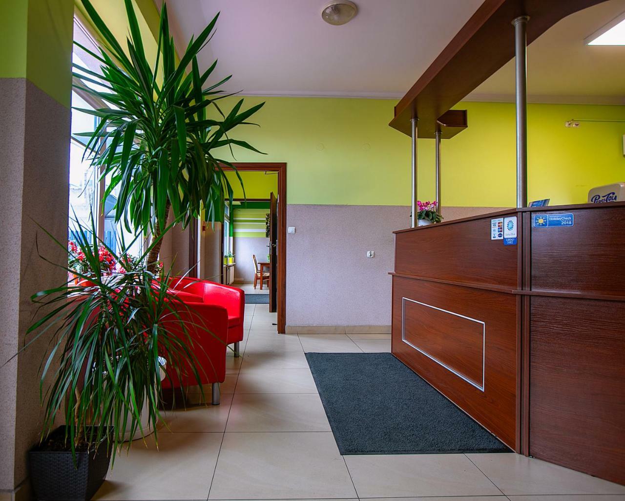 Premium Hostel & Bistro - Hostelpremium Pl เมียเลส ภายนอก รูปภาพ