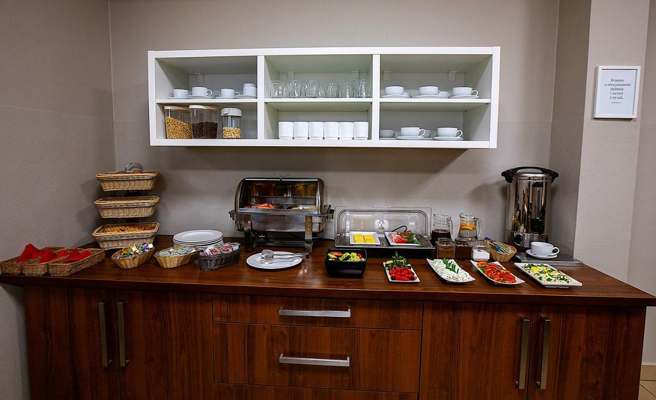 Premium Hostel & Bistro - Hostelpremium Pl เมียเลส ภายนอก รูปภาพ